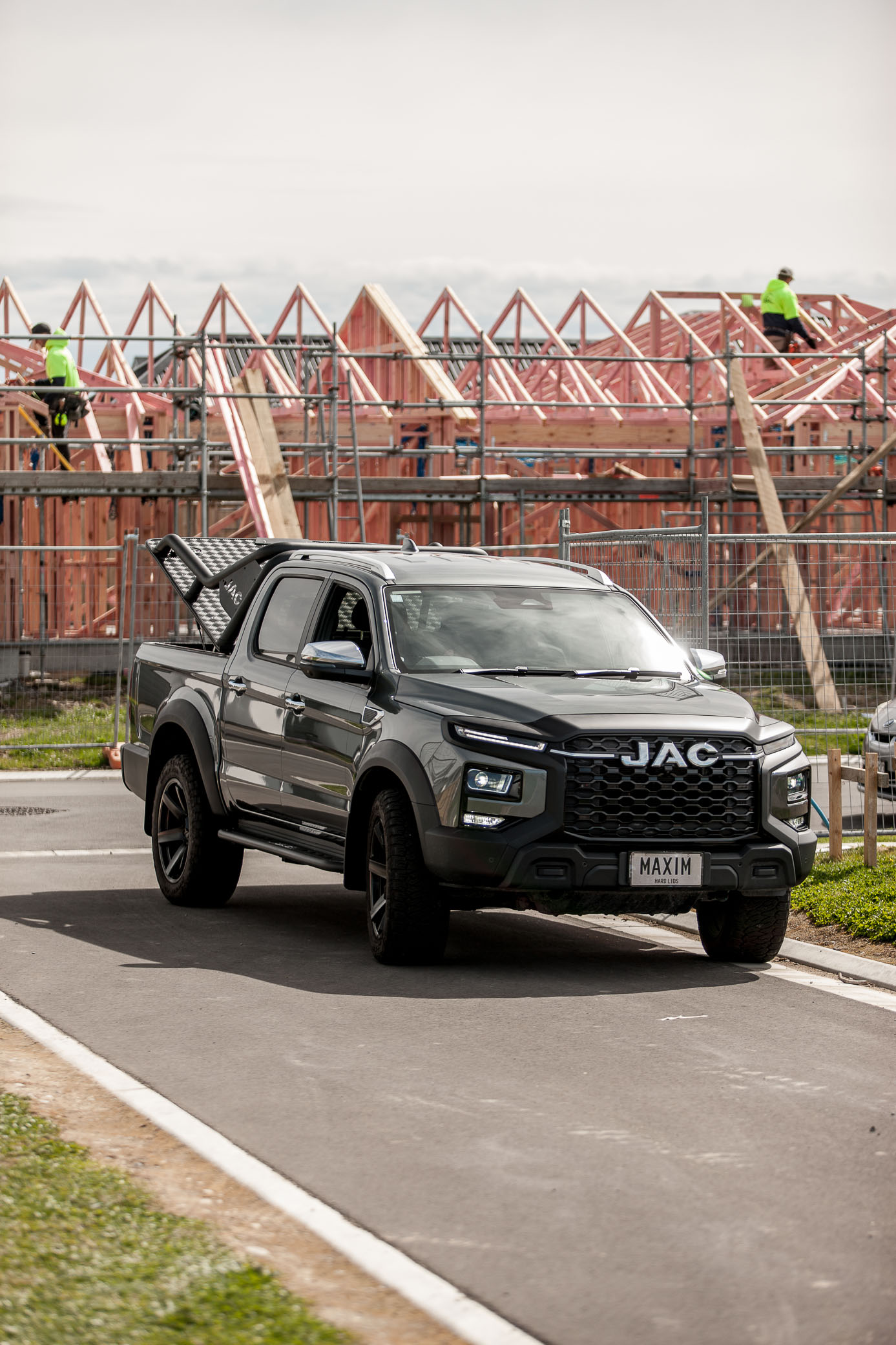 JAC T9 Maxim Photos (3)